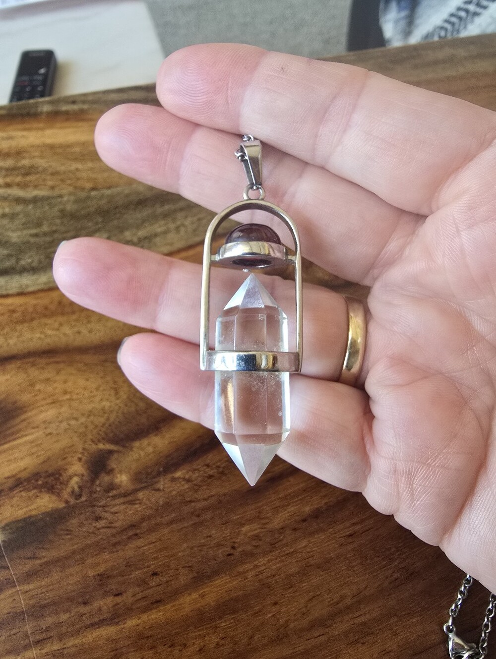 Discontinued And Rare Evil Pawn Jewelry Quartz Generator With Red Garnet - Picture 6 of 9
